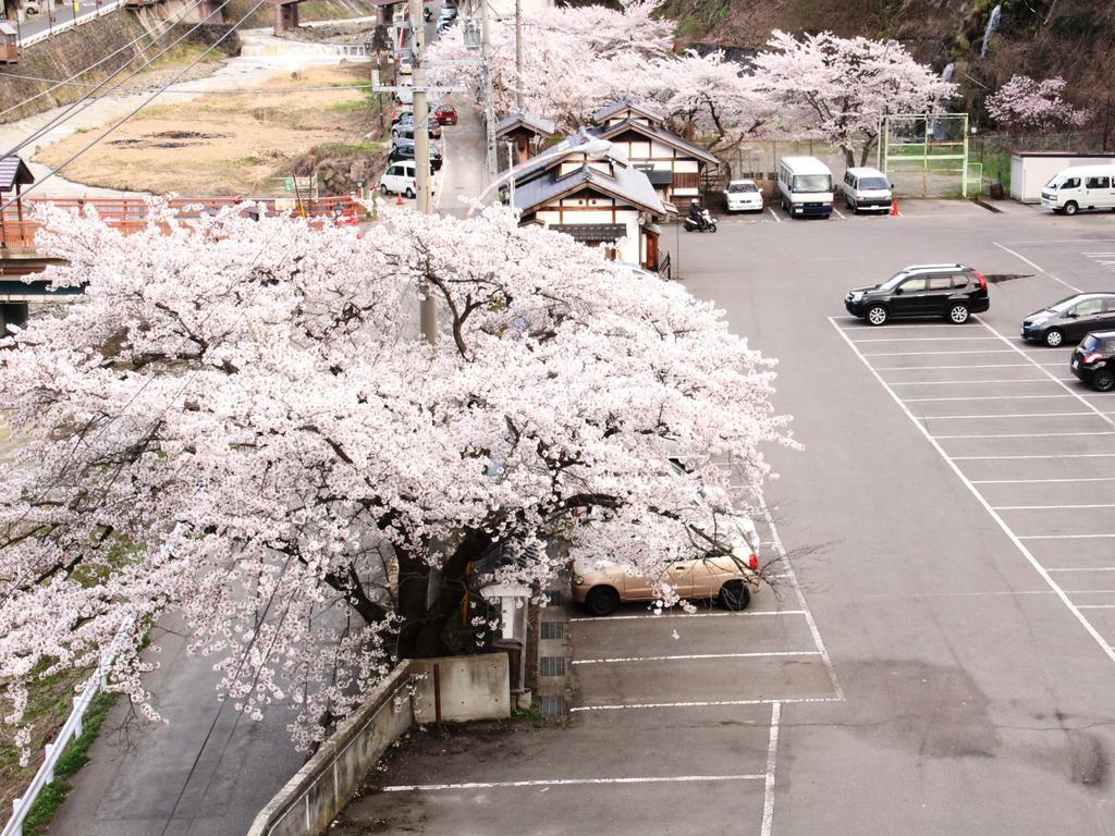 Отель Yamatoya Яманути Экстерьер фото